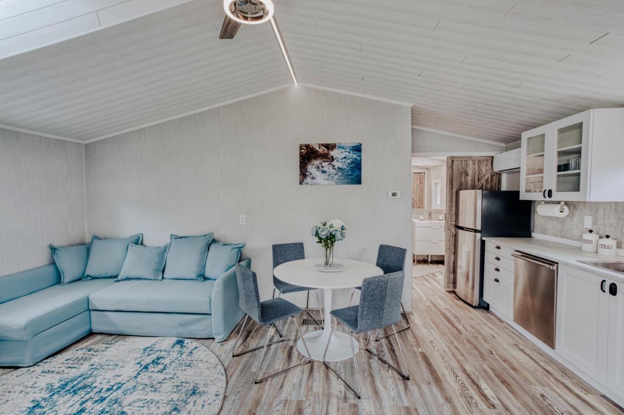 Modern & Cozy Stand-Alone Apartment - Perfect Stay ペインティド・ポスト エクステリア 写真