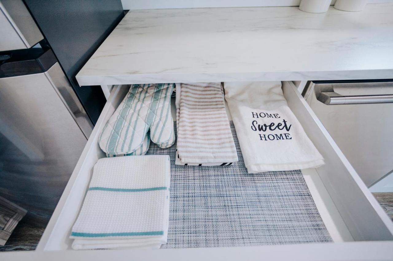 Modern & Cozy Stand-Alone Apartment - Perfect Stay ペインティド・ポスト エクステリア 写真